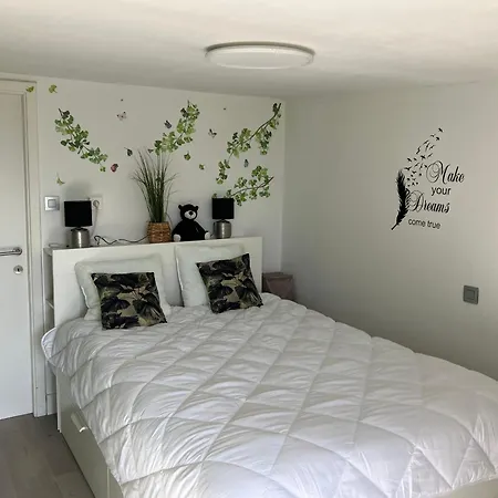 Bel Acacia Lägenhet